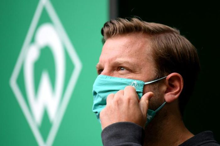 Bremen head coach Florian Kohfeldt wears a face mask ahead of the 4-1 home defeat to Bayer Leverkusen on Monday.