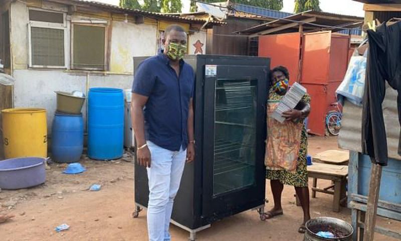 John Dumelo supports baker