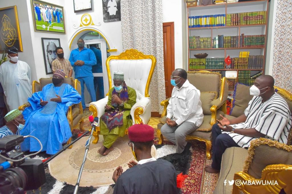 Dr. Mahamudu Bawumia pays courtesy call on National Chief Imam