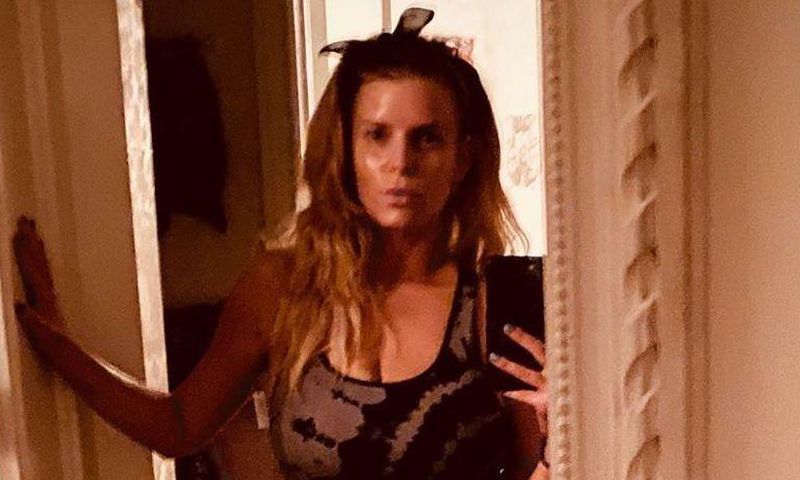 Jessica Simpson Shows Off Toned Abs On Instagram