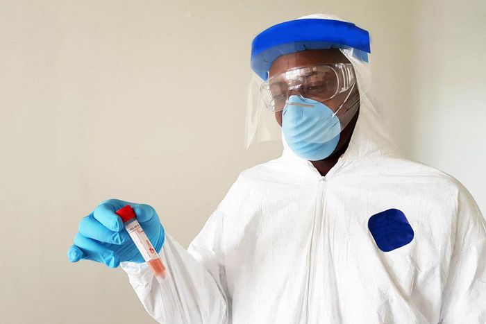 Covid-19 : 97 nouveaux cas dont 14 communautaires, 60 guéris,11 cas graves, 1564 personnes sous traitement