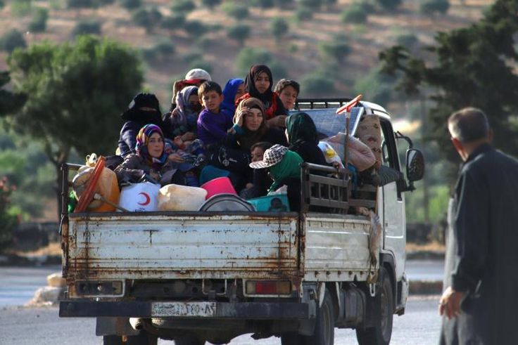 Renewed air strikes on Syria's last major rebel stronghold have sparked a new exodus of fearful civilians onto the Idlib region's roads