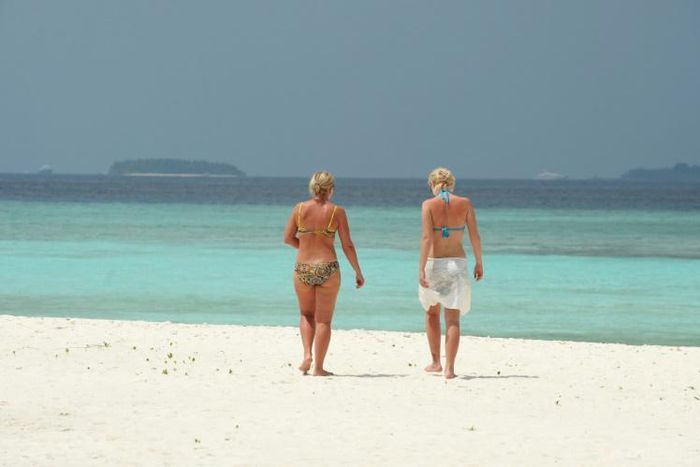 The shutting of the Maldives' lucrative tourism industry has taken a heavy toll on the economy