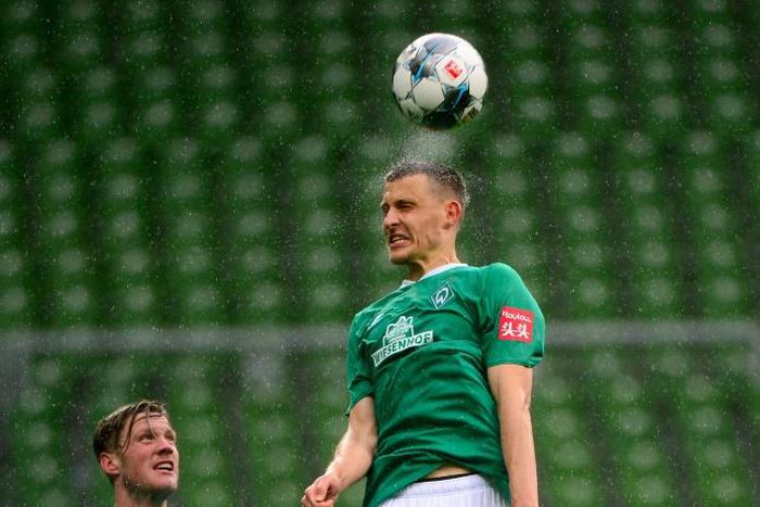 Bremen midfielder Maximilian Eggestein says they must treat their last two league games as 'finals' as they fight relegation.