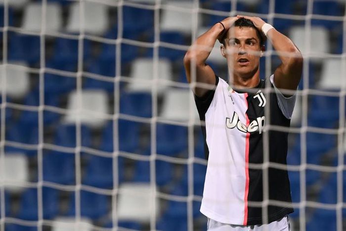 Ronaldo reacts after missing an opportunity against Sassuolo