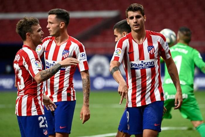 Atletico Madrid's Alvaro Morata (right) celebrates