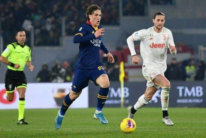 AS Roma's Nicolo Zaniolo (C) suffered a ruptured ACL playing against Juventus on January 12.