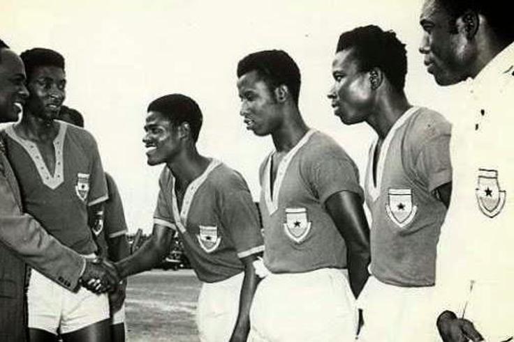 Dr Kwame Nkrumah exchaning pleasantries with the Black Stars of 1963