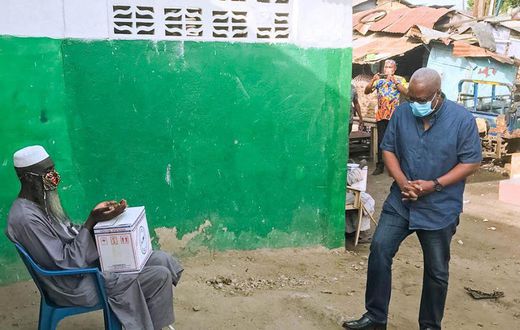 Mahama presents food to households