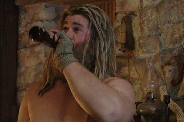 Fat Thor Nearly Peed Off a Balcony in 'Endgame'