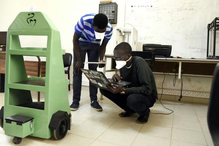 The robot dubbed "Dr. Car" should be able to measure blood pressure and temperature, reducing exposure to infected patients and the use of expensive protective clothing