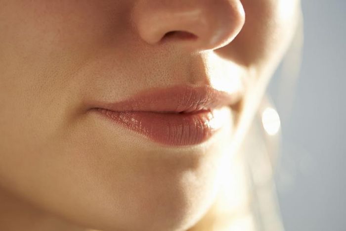 Dr. Pimple Popper Squeezes 'Shooter' Lip Cyst