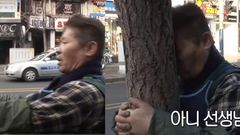 Man bangs forehead on a tree everyday till it gets bloody due to failure to become a boxer (video)