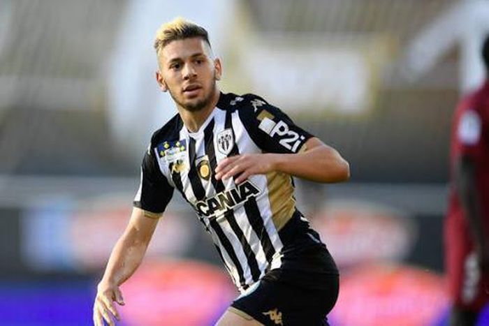 Algerian striker arrested in France for masturbating in public