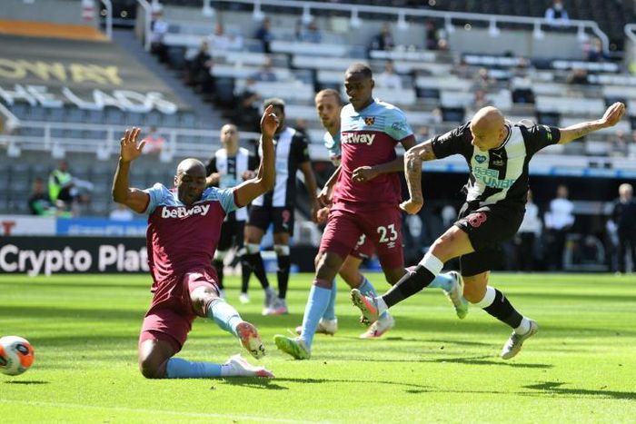 Jonjo Shelvey equalised for Newcastle against West Ham
