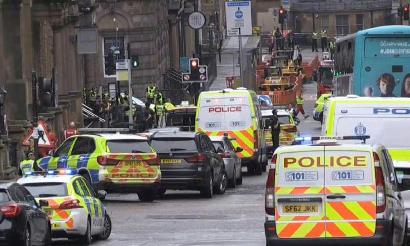 The centre of Glasgow cordoned off by authorities where a police officer is reported to have been stabbed and several other people injured