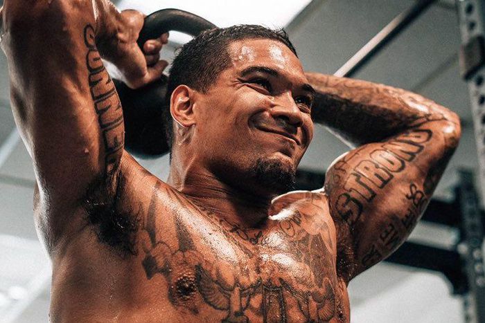 James Conner Looks Shredded in New Training Pics