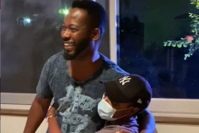 Yvonne Nelson goes down on her knees to kiss Adjetey Anang’s legs