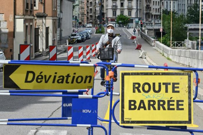 France is inching toward a May 11 deadline to begin easing its confinement measures