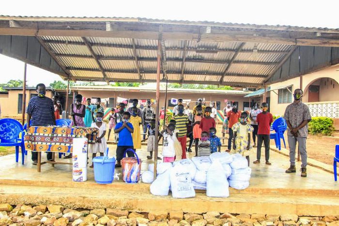 Teacher Percy donates to orphanage home