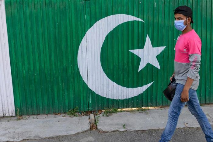 Hospitals in Pakistan say they are running out of space to treat coronavirus patients