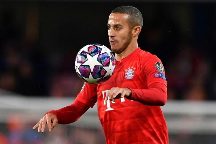 Le milieu de terrain du  Bayern Munich, Thiago Alcantara, lors du 8e de finale de la Ligue des champions face à Chelsea, le 25 février 2020