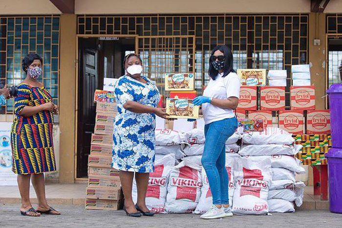 Sandra Ankobiah donates to Osu Children's Home
