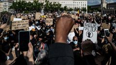 Protests against police brutality and racism have taken place in several French cities despite a ban on large gatherings
