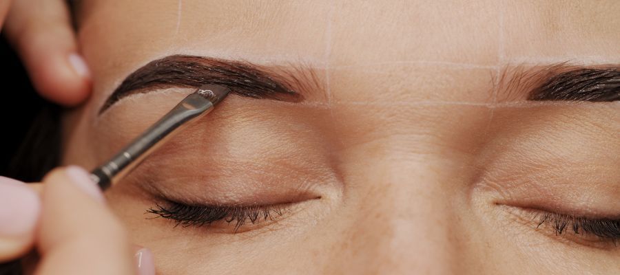 5 Make-up Mistakes That Make You Look Tired