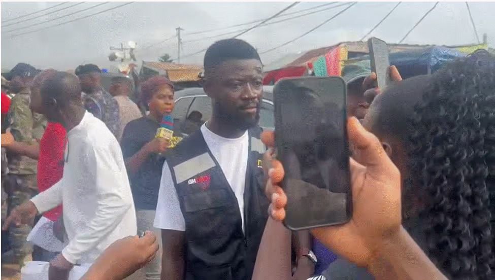 Hawa Koomson attacked by thugs as chaos erupts in Ablekuma North (video)