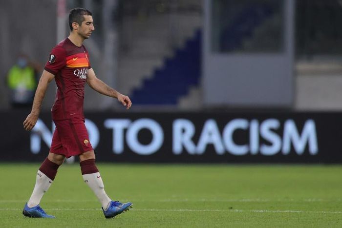 Arsenal midfielder Henrikh Mkhitaryan, who spent last season on loan at AS Roma, is to stay with the Italian capital after both clubs agreed a permanent move