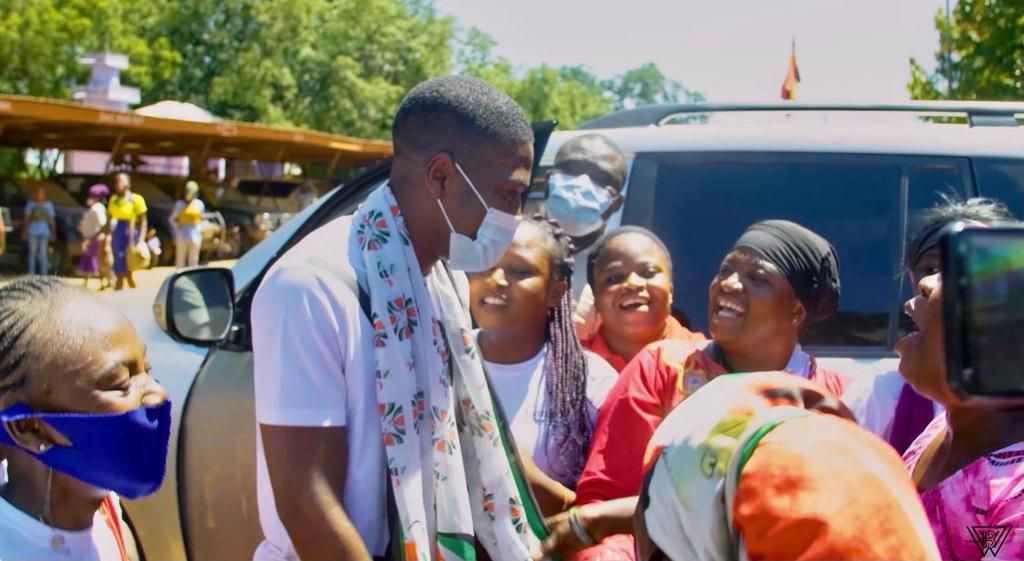 Sharaf Mahama embarks on project to support kids in Bole through football