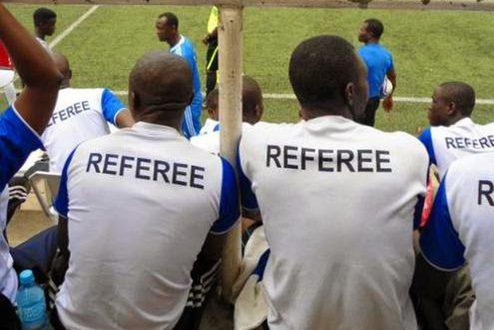 referees-protest