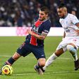 Marco Verratti (L) playing for Paris Saint-Germain against Marseille last month