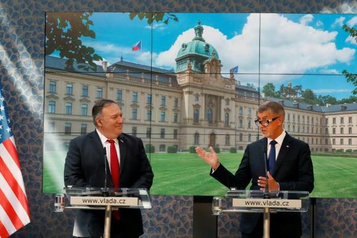 US Secretary of State Mike Pompeo (L) called for Belarusians to have 'the freedoms they are demanding' at a press conference with Czech Prime Minister Andrej Babis in Prague