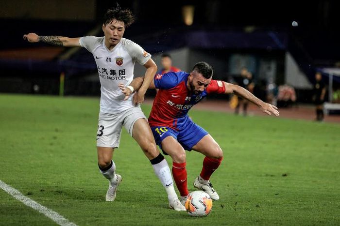 Qingdao Huanghai's Romain Alessandrini, seen here against Shanghai SIPG, was sent off on Thursday