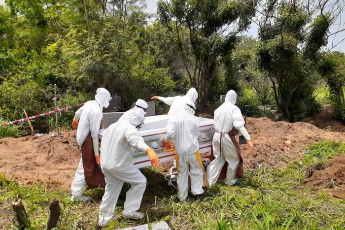 Coronavirus burial team says it’s overwhelmed with dead bodies