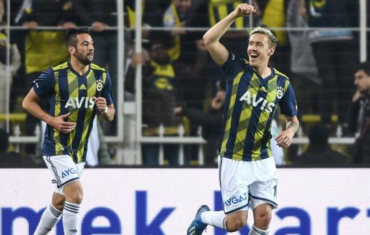 Germany striker Max Kruse (R) has signed for Bundesliga side Union Berlin after quitting Fenerbahce in June.