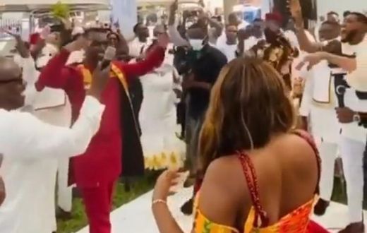 Joe Mettle and wife dance at their wedding