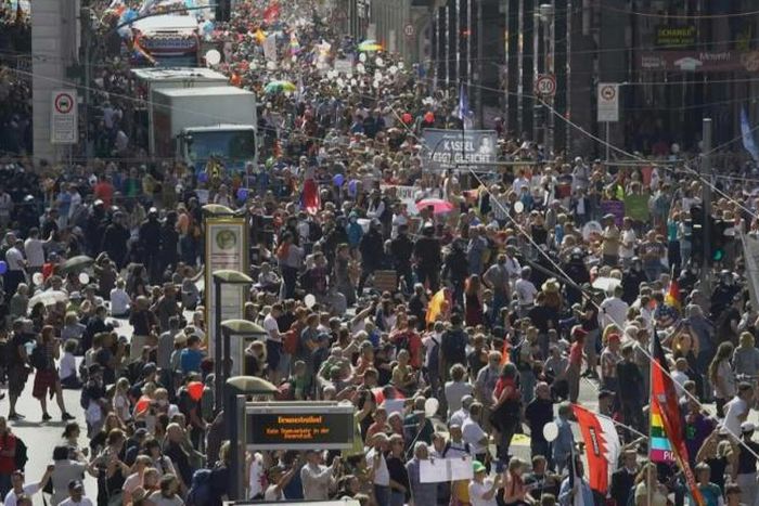 Berlin police halt Covid sceptics protest for not observing social distancing