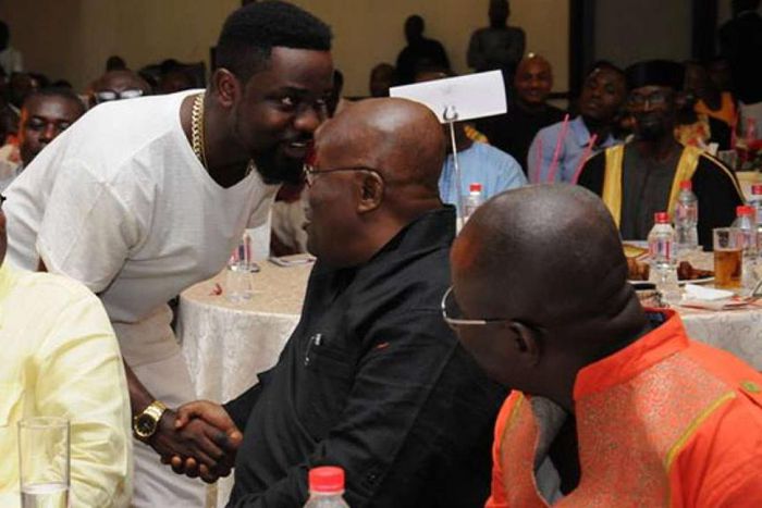 ___8510111___2018___6___18___10___Sarkodie-chats-with-President-Nana-Addo