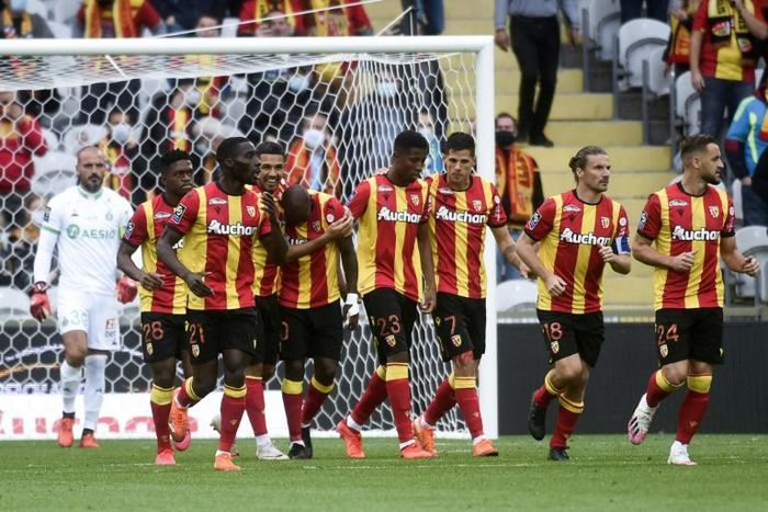 Lens' game against Nantes this Sunday in Ligue 1 has been called off after they reported 11 coronavirus cases among their playing squad