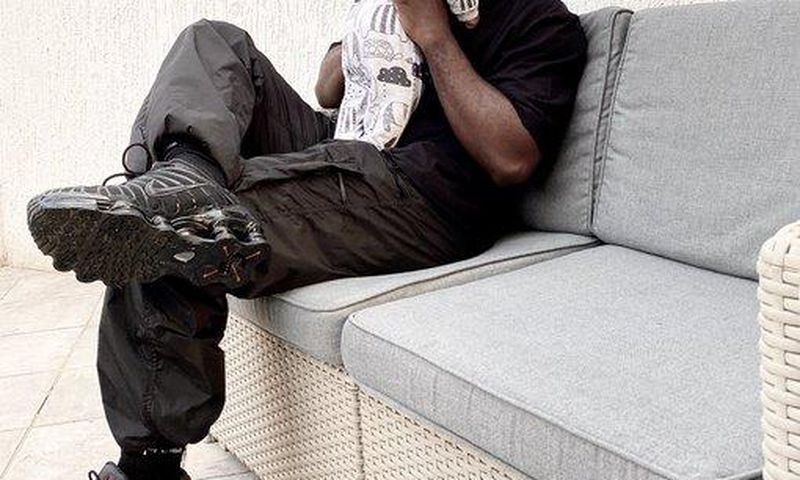 Sarkodie and son