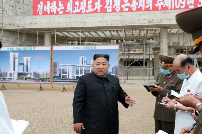 North Korean leader Kim Jong Un inspects the Pyongyang General Hospital project