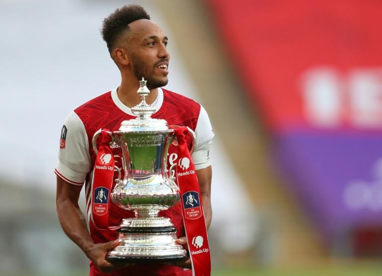 Pierre-Emerick Aubameyang celebrates Arsenal's FA Cup triumph