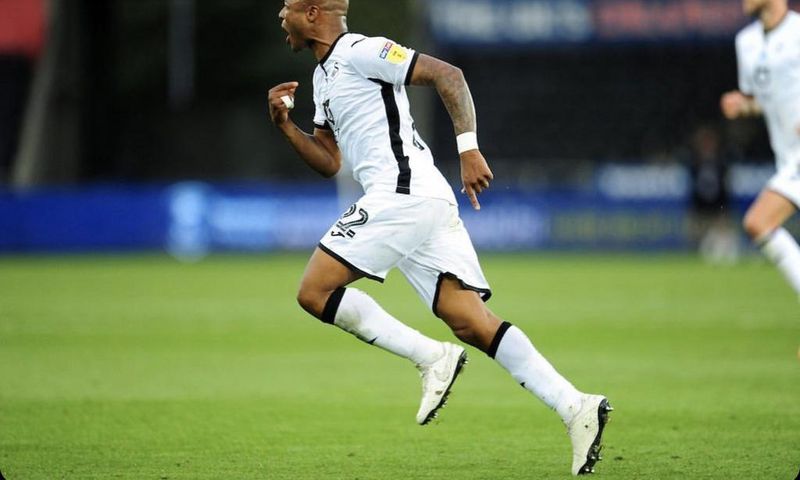 Andre Ayew scores against Brentford
