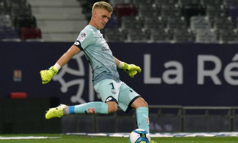 Dijon goalkeeper Runar Alex Runarsson has joined Arsenal