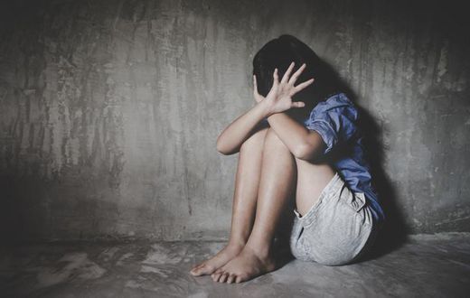 E/R: Married man flees town after being caught trying to rape girl during jogging