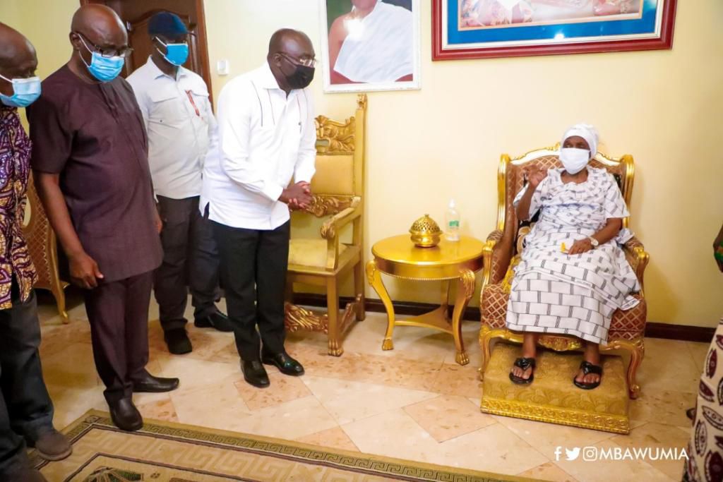 Bawumia kneels to receive a special blessing from Asantehemaa