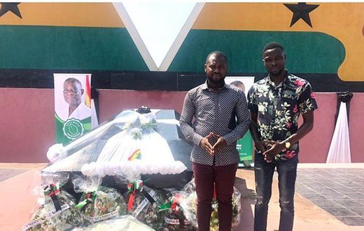 Abeiku Santana lays wreath on Prof Attah Mills’ grave